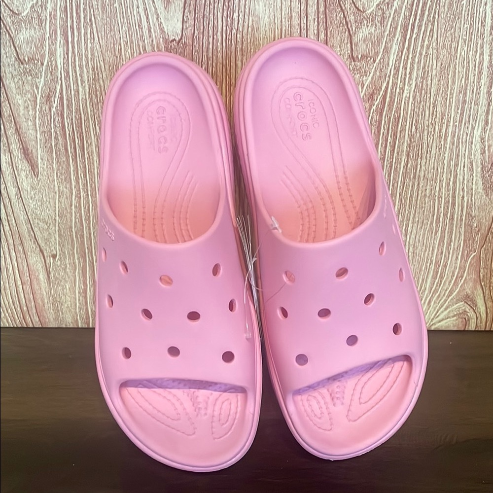 New Women’s CROCS Pink Stomp Slide Platform Sandals - Picture 2 of 9